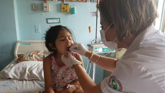  Pacientes del servicio de pediatría reciben atención preventiva en salud bucal 