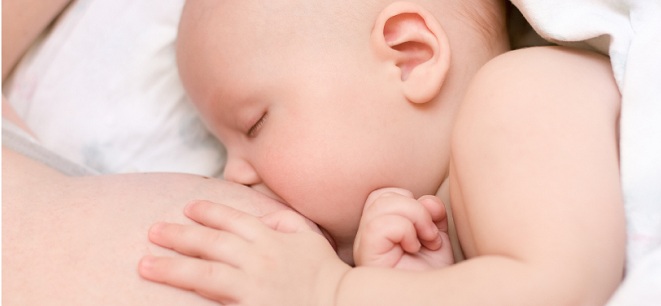La alimentación de los niños comienza durante la primera hora de vida con la leche materna