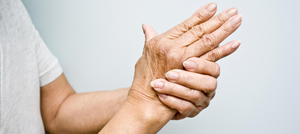 Los casos de consultas más comunes en el Servicio de Reumatología son artritis reumatoide en adultos y niños 