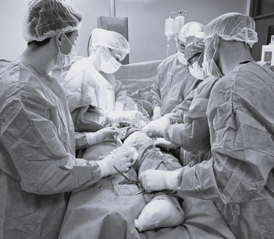 Primera desarticulación de cadera de alta complejidad en el IPS de Ciudad del Este