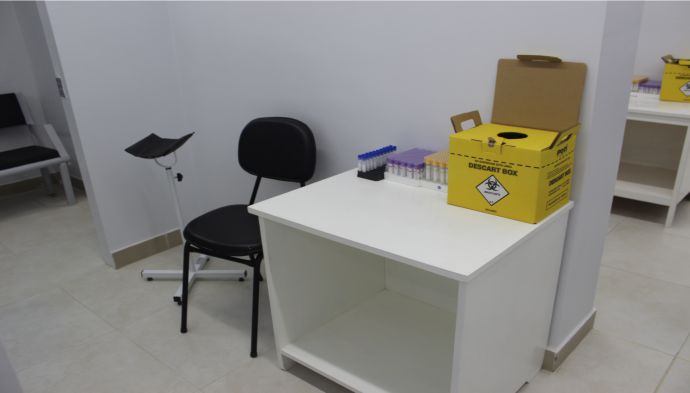 Readecuación del espacio físico de la mesa de entrada del Laboratorio de análisis clínicos del Hospital Central 