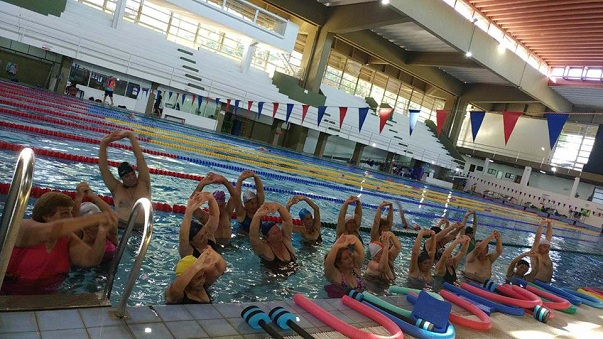 Adultos mayores del club de vida plena inician hidrogym en el Centro Acuático Nacional