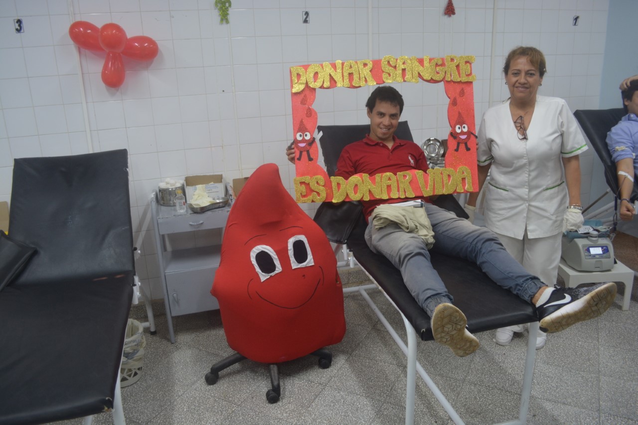 Demos el primer regalo, campaña de donación voluntaria de sangre