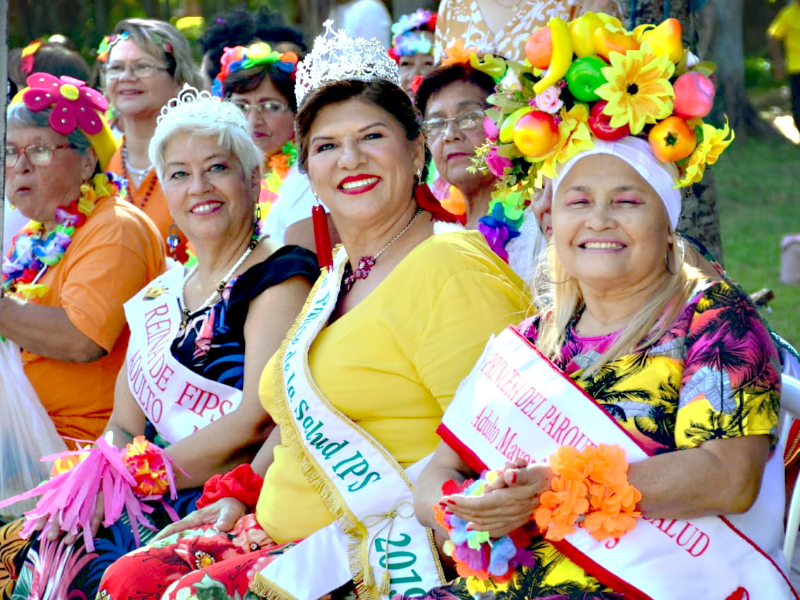 Carnaval de Adultos Mayores se celebra en el CREAM