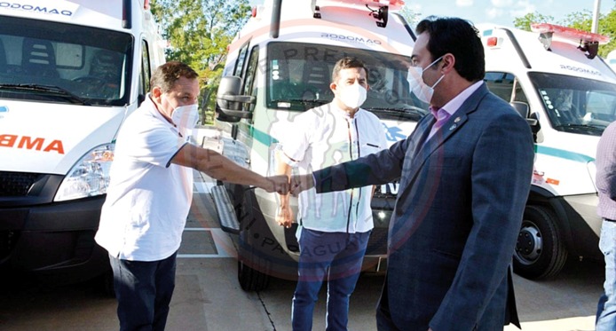 IPS entregó las 10 ambulancias adquiridas con fondos propios al Área Interior