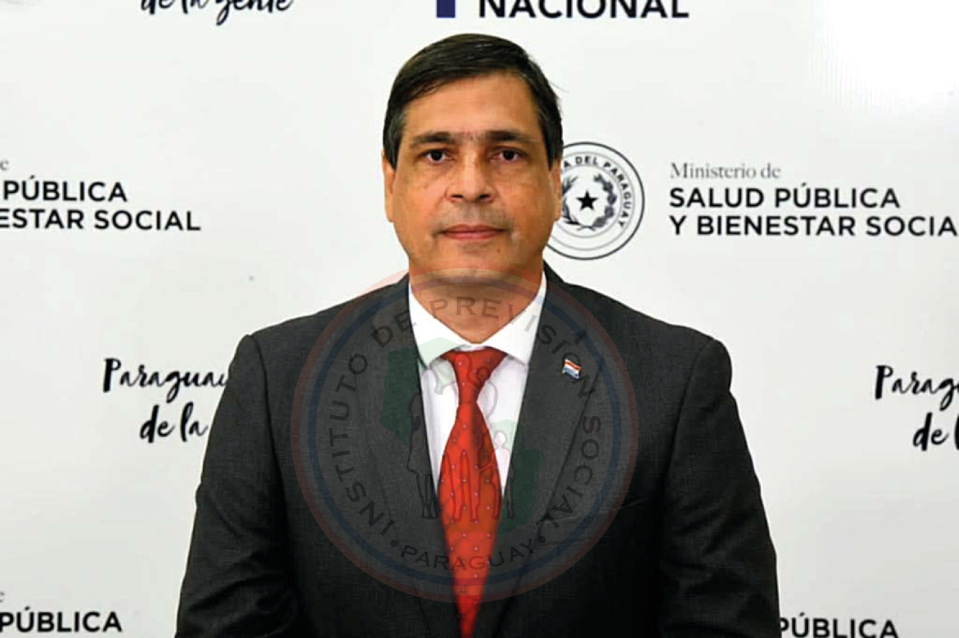 Dr. Vicente Mario Bataglia Araújo asume como presidente N° 36 del Instituto de Previsión Social 