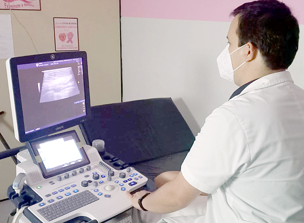 El Hospital Central se une al octubre rosa ampliando los horarios de mamografías y ecografías mamarias