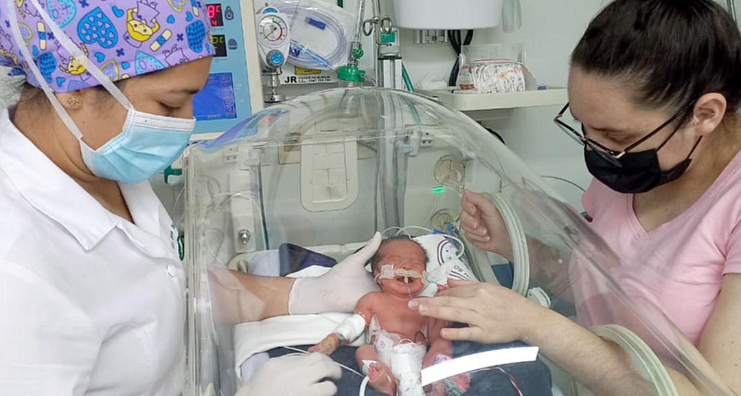 Paraguay crece: gemelos y trillizos en Hospital Central