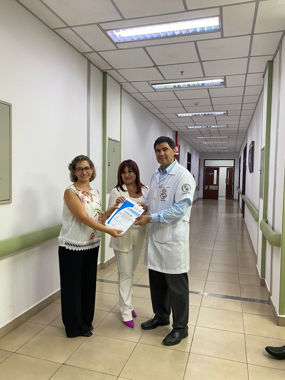 Laboratorio del Hospital de Especialidades Quirúrgicas Ingavi obtiene certificación del MSPyBS