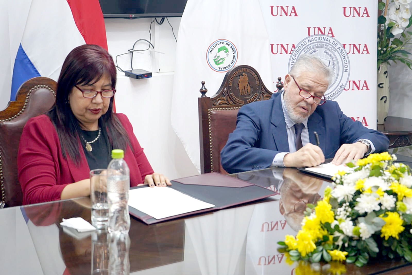 IPS y UNA firman convenio para fortalecer la formación y el desarrollo institucional