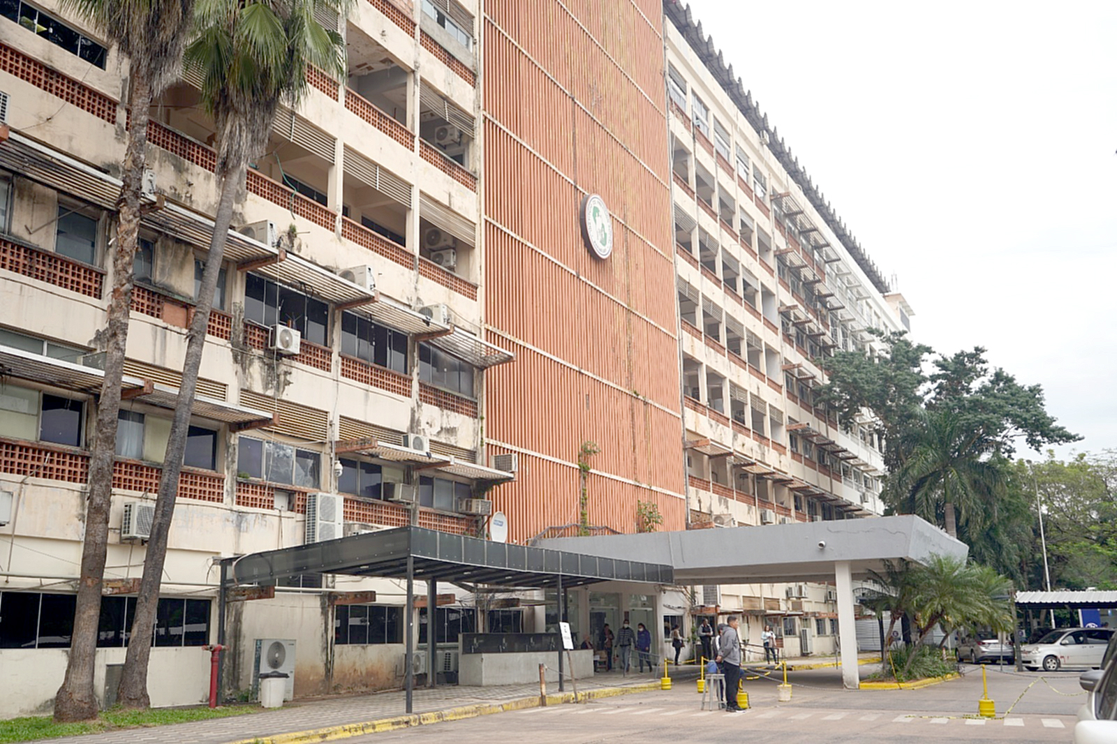 Hospital Central reorganiza estacionamiento principal por prevención y mejor accesibilidad