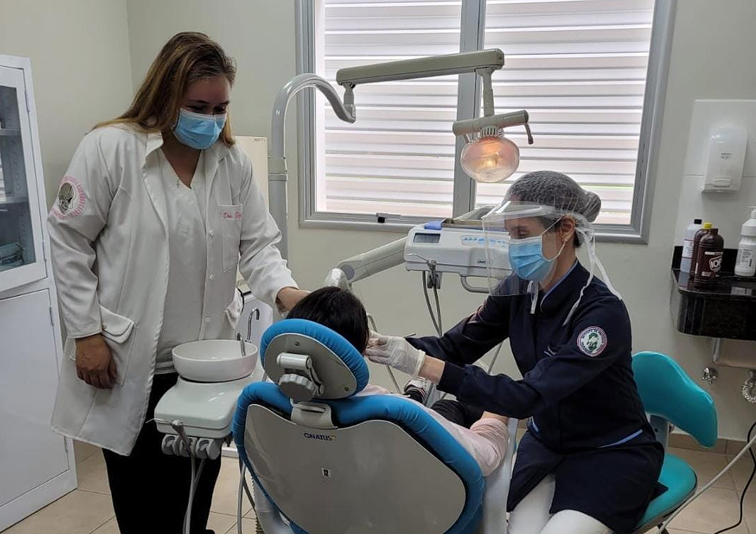 Policlínica Ingavi realiza Charlas educativas sobre el cuidado de los primeros molares en niños    