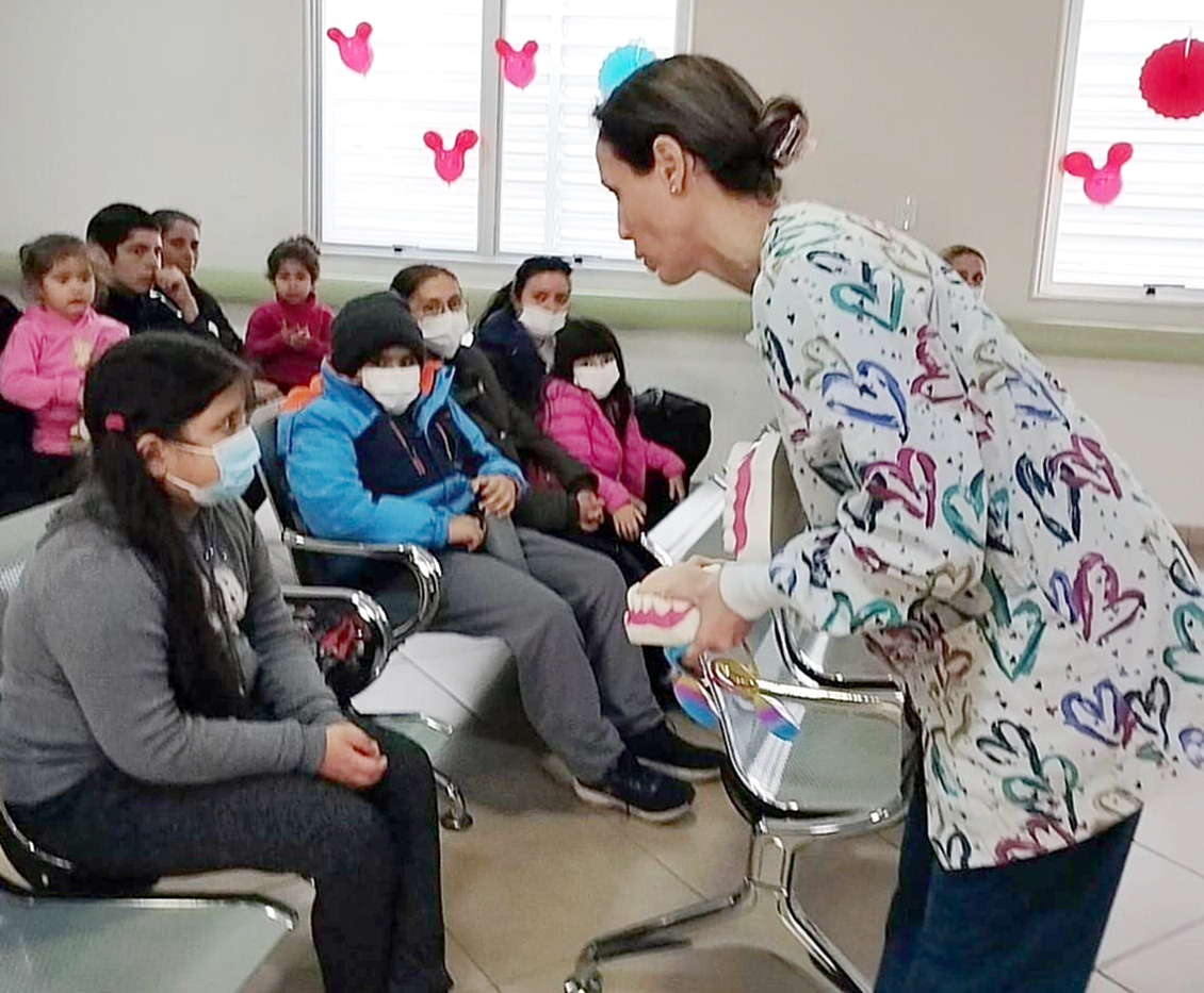 Festejan día del niño enseñando higiene bucal