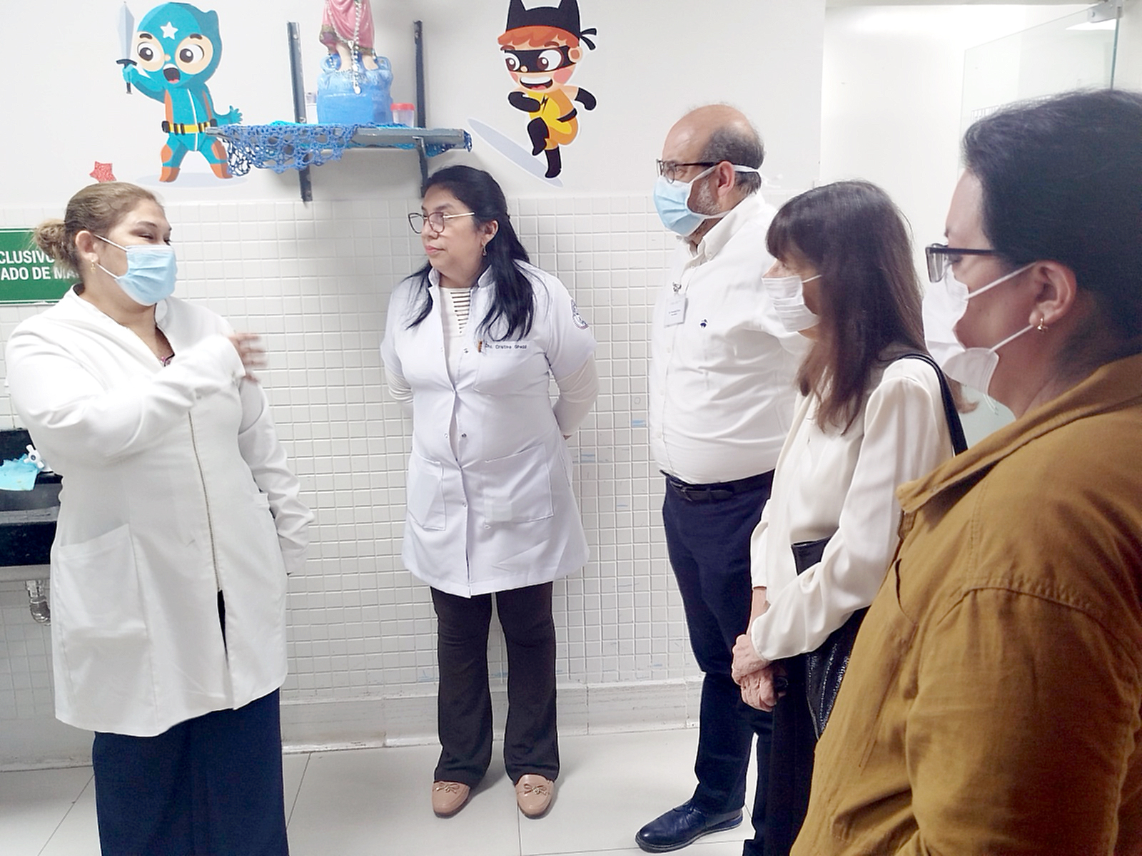 Unidad de Nefrología Pediátrica recibe visita de especialistas de Colombia, Ecuador y Paraguay por parte de la ANEAES