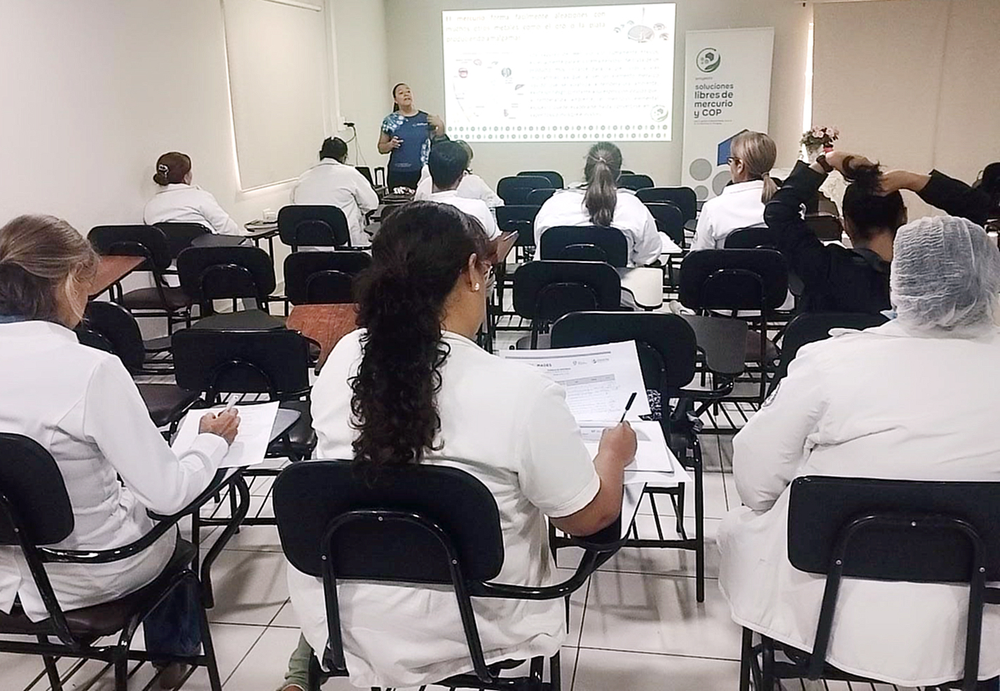 Realizaron capacitación sobre equipos medicos con mercurio