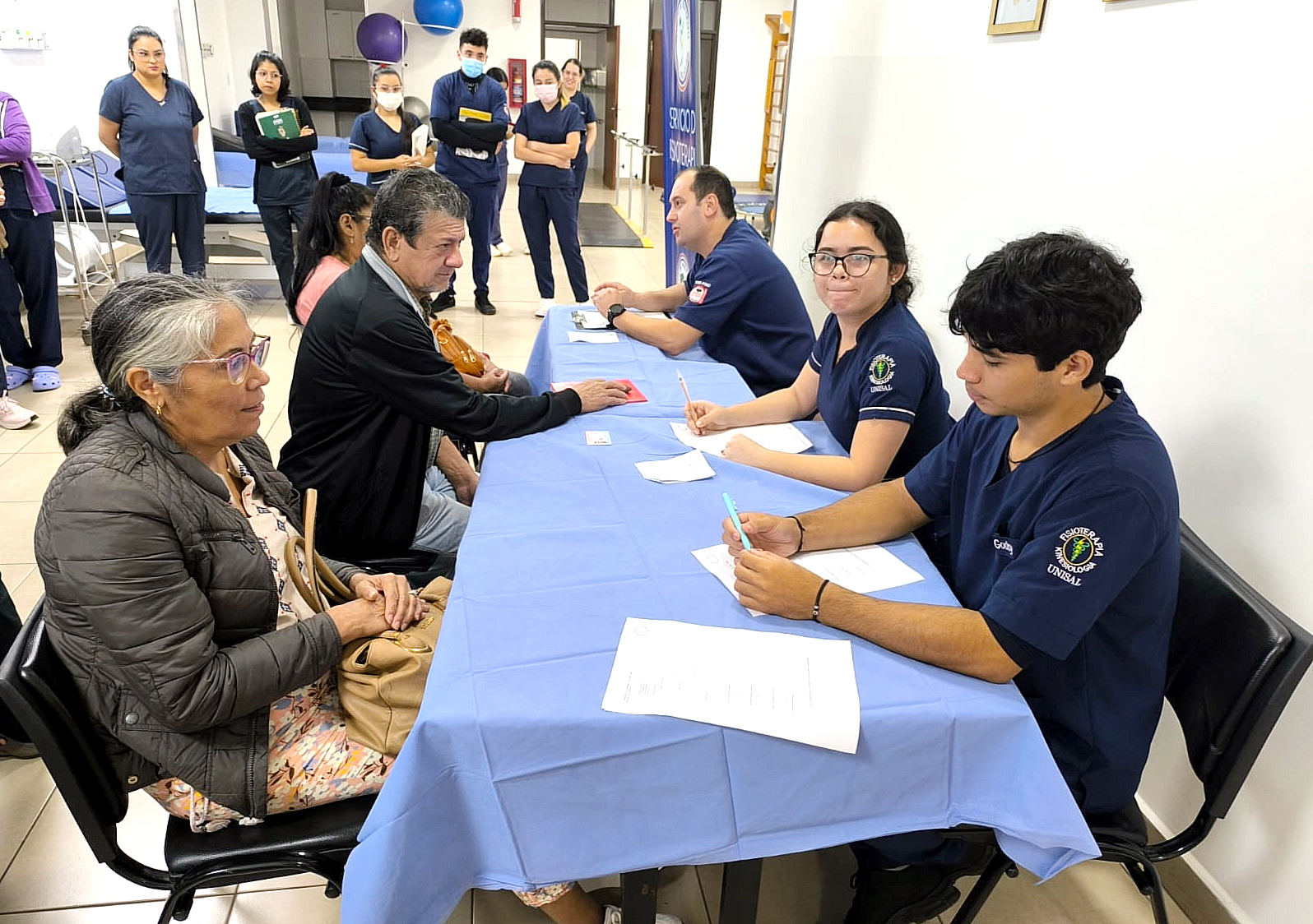 Área de fisioterapia de IPS Ingavi atendió a 45 asegurados en la primera jornada de los sábados