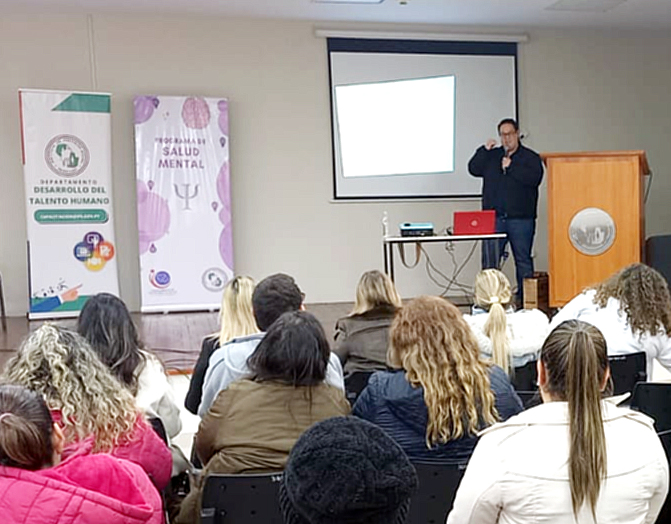 Personal de salud participa en capacitación con abordaje sobre violencia contra la mujer