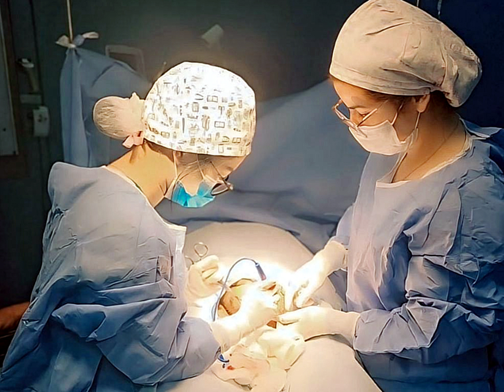 Ellas hacen historia: Primeras mujeres residentes en Urología del IPS