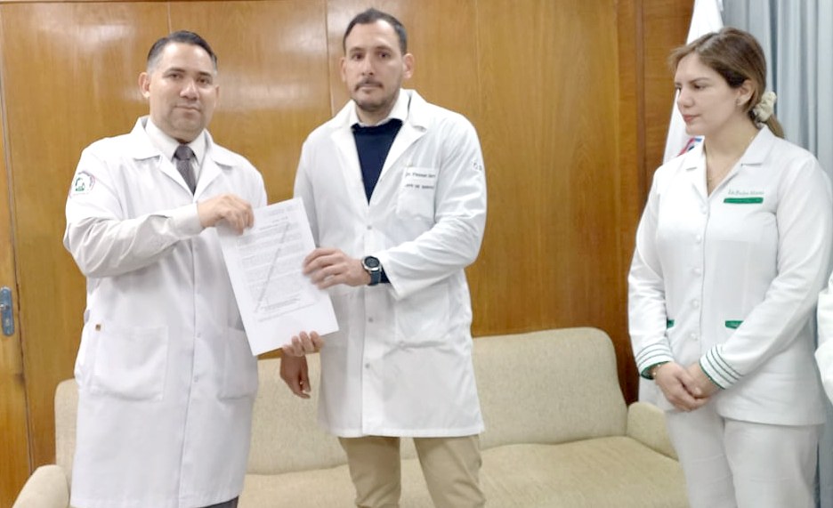 Posesión de cargo en jefaturas en el Hospital Central