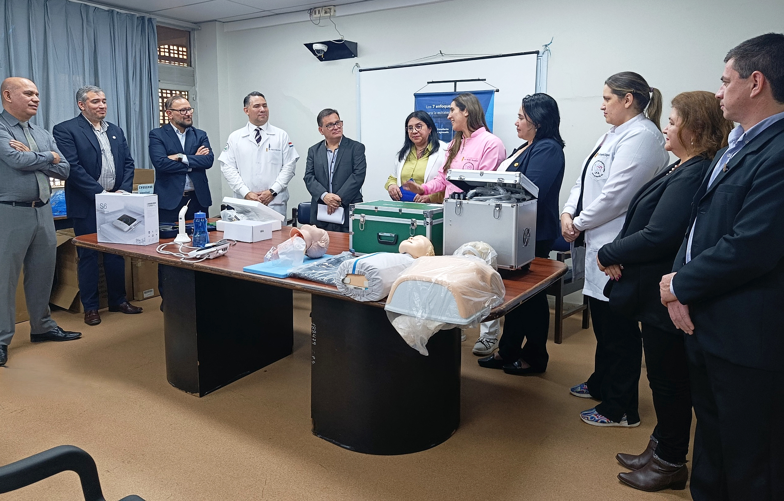 Convenio interinstitucional brinda equipos biomédicos al departamento de Pediatría del Hospital Central