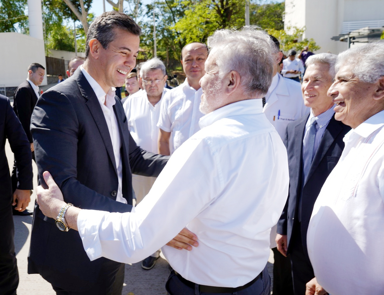 Presidente Santiago Peña visitó el nuevo Centro de Hemodiálisis del IPS que triplica la cobertura a pacientes