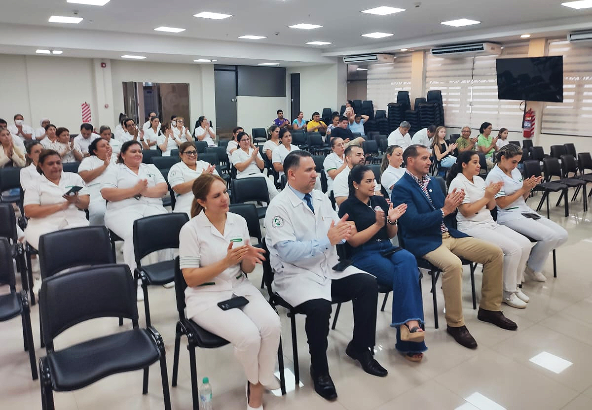Serenata navideña en el Hospital Central del IPS