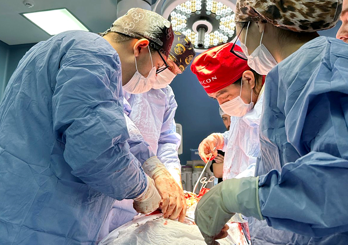 Extirpan tumor en paciente con cÃ¡ncer de testÃ­culo