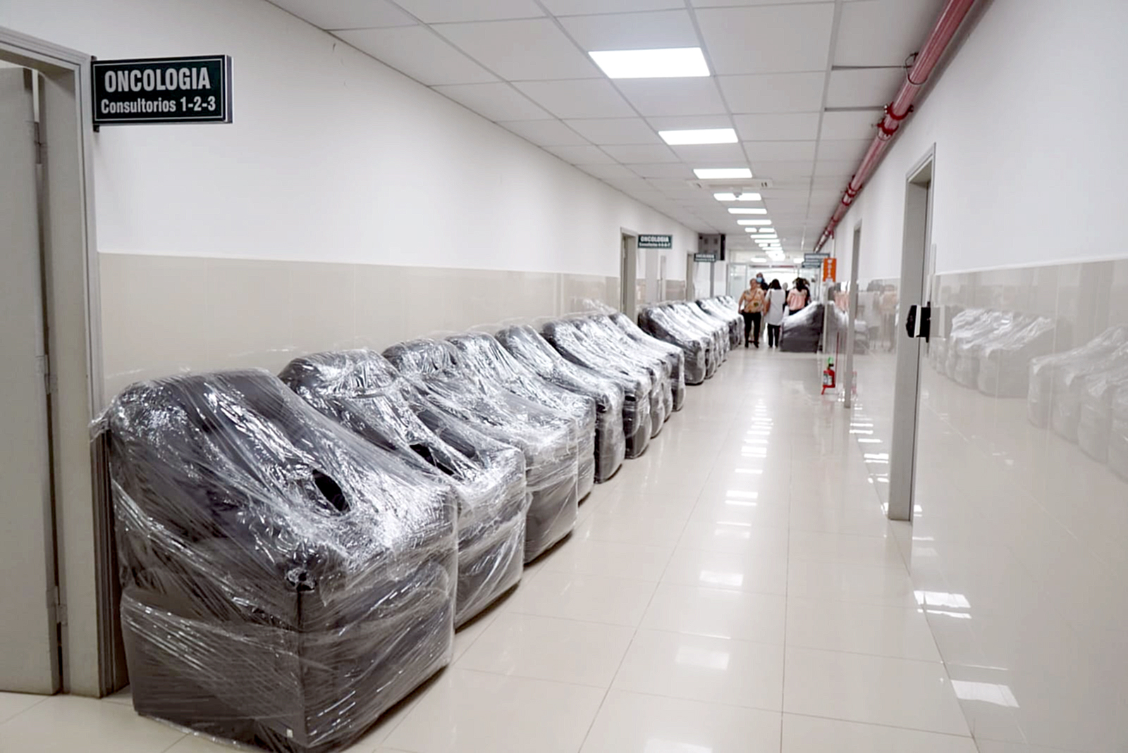 Hospital Día del Hospital Central recepciona nuevos sillones para optimización y confort de pacientes