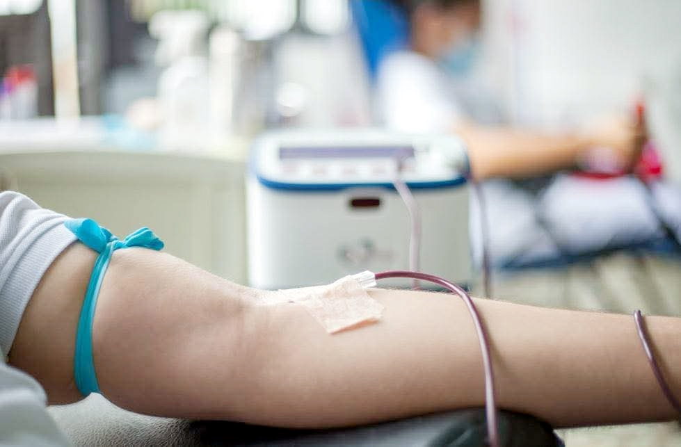 Mientras alentamos a la Albirroja, IPS Ingavi invita a donar sangre para salvar vidas