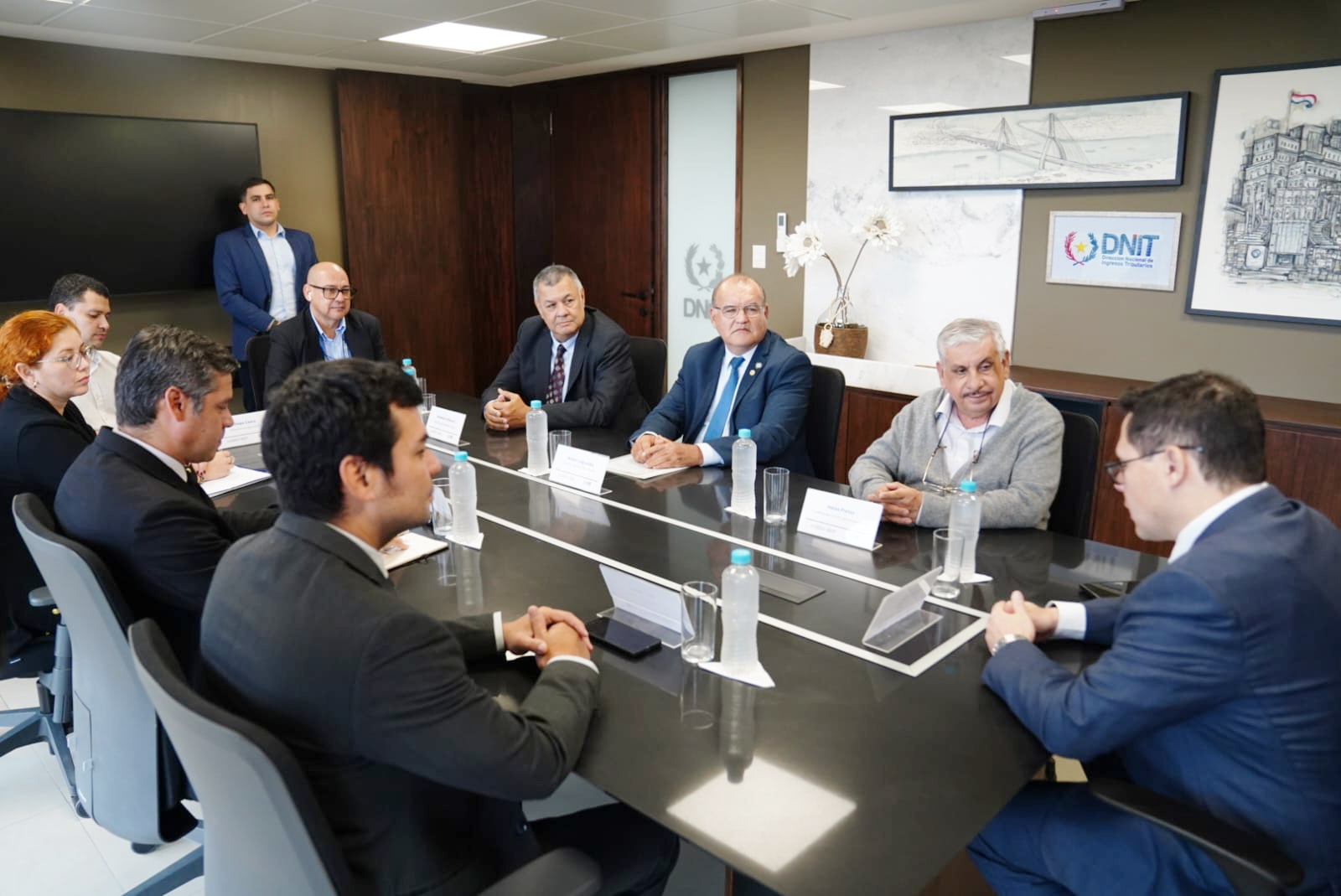 IPS y DNIT impulsan alianza estratégica para fortalecer la transparencia y optimizar la recaudación
