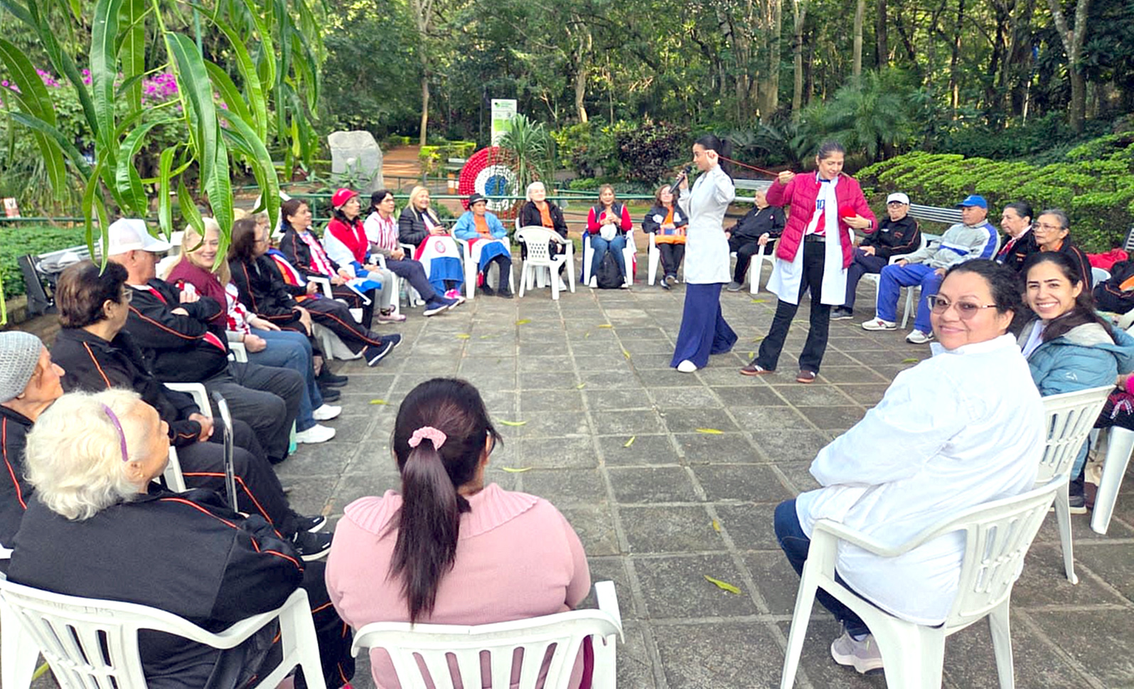 IPS promueve redes de apoyo y envejecimiento activo para prevenir el maltrato en la vejez