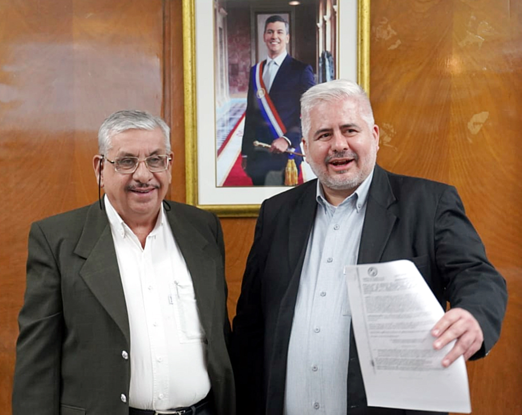 Destacada experiencia y  formación profesional del nuevo director del Hospital Central del IPS