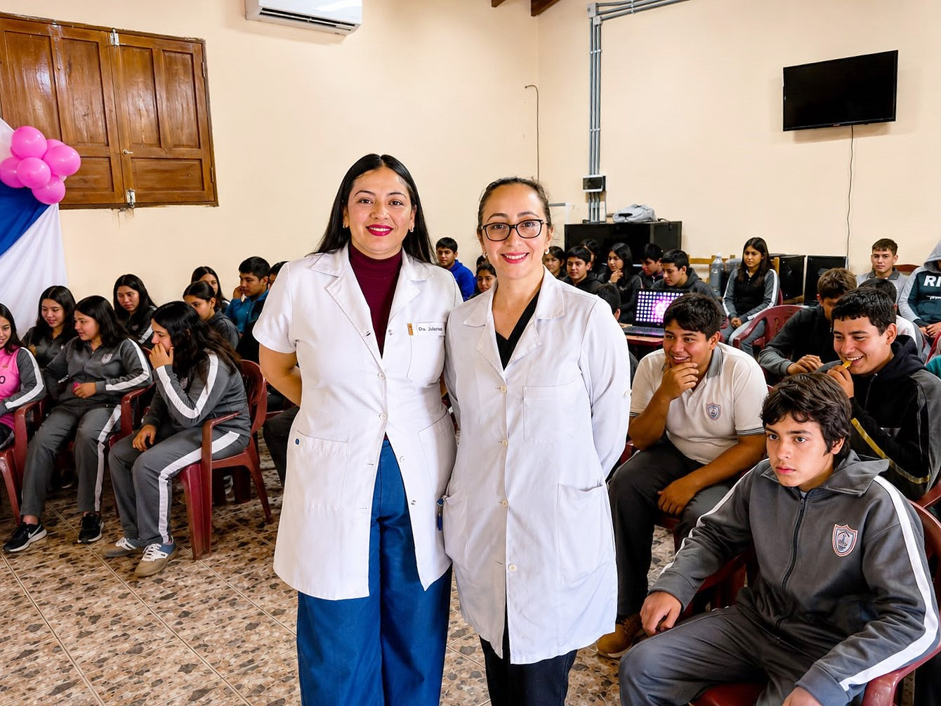 Realizan charla acerca de salud bucodental y lesiones deportivas para 80 estudiantes en US Vallemí