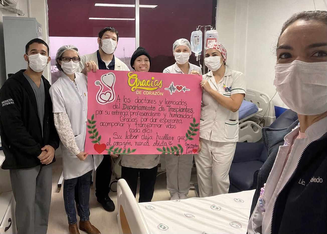 Con profundo agradecimiento paciente trasplantada de médula ósea recibe el alta médica