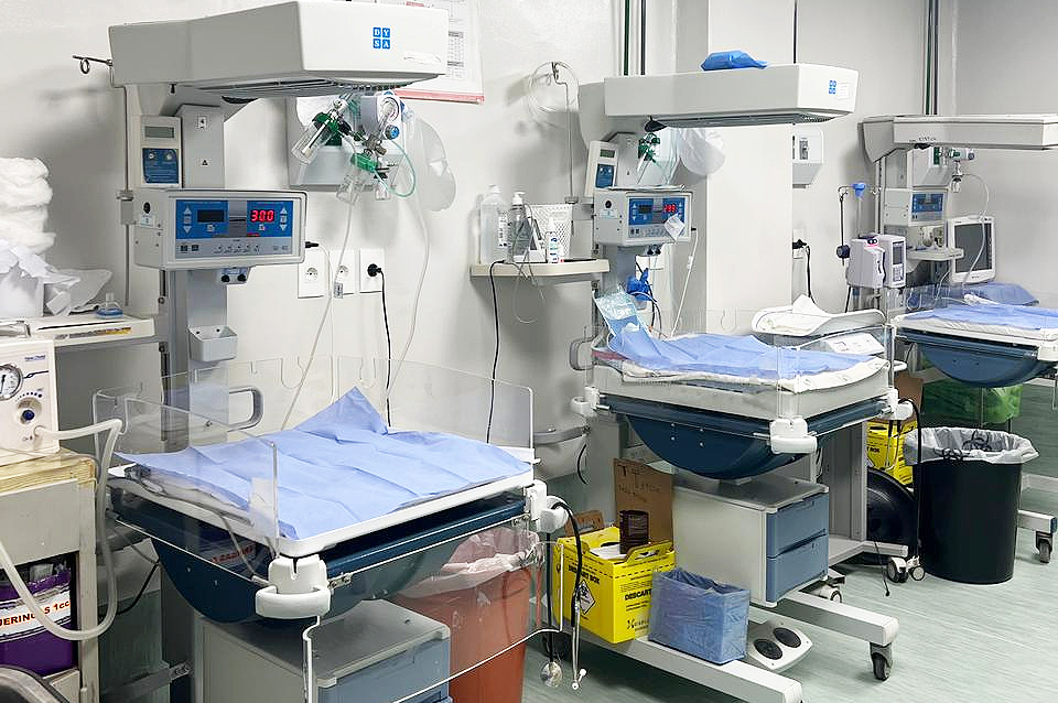 Neonatología robustece atención en la renovada sala de partos del Hospital Central