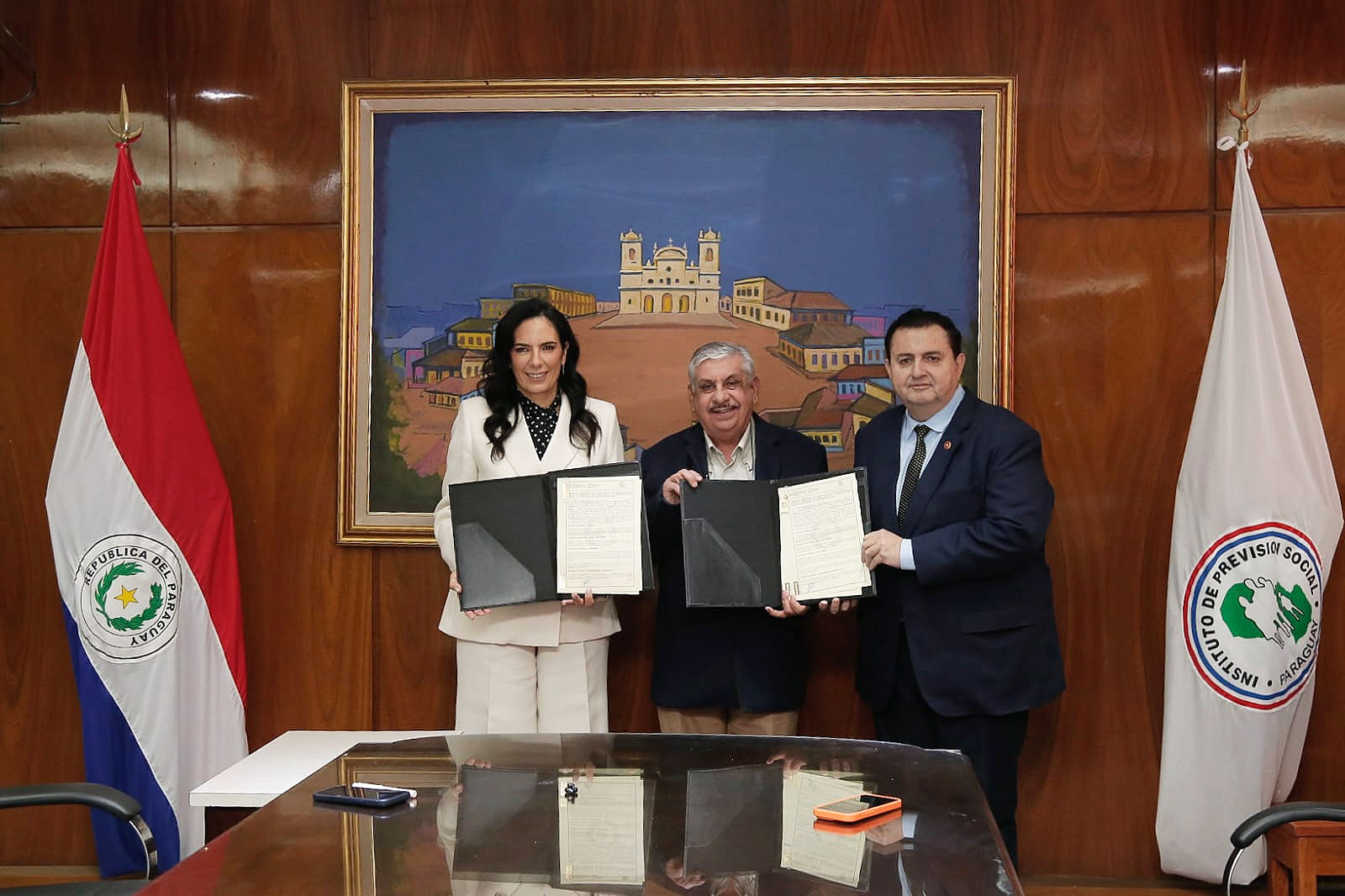IPS, MOPC y ANDE unen esfuerzos para pavimentar el circuito del Parque de la Salud de Horqueta