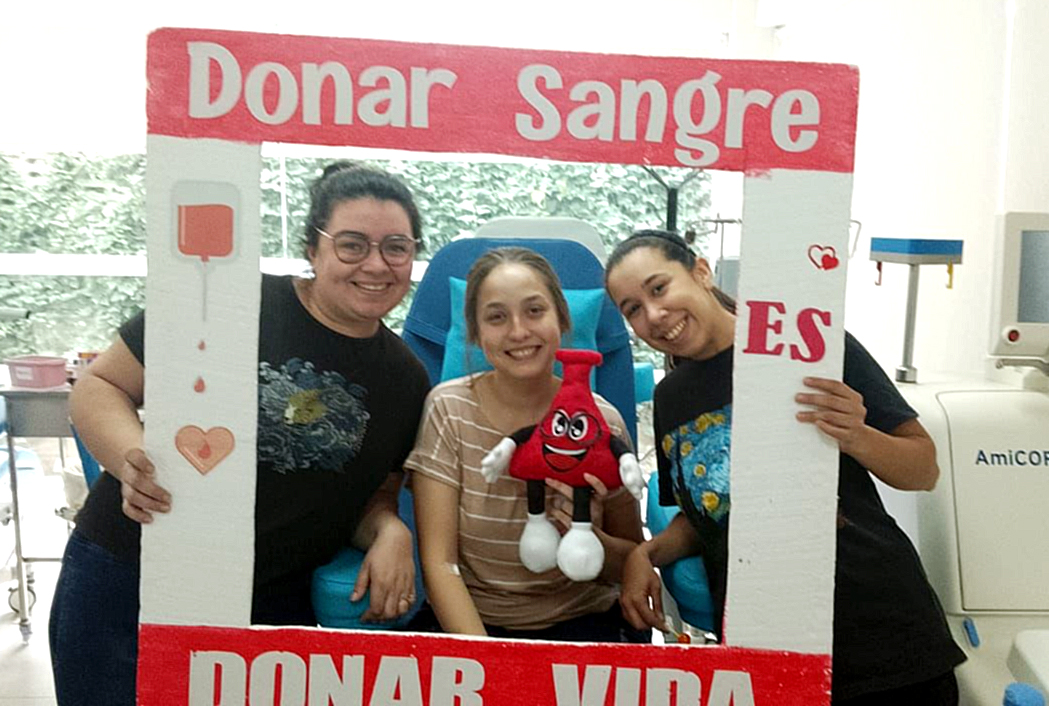 Amistad que salva vidas! tres amigas celebran 10 años donando sangre en el IPS