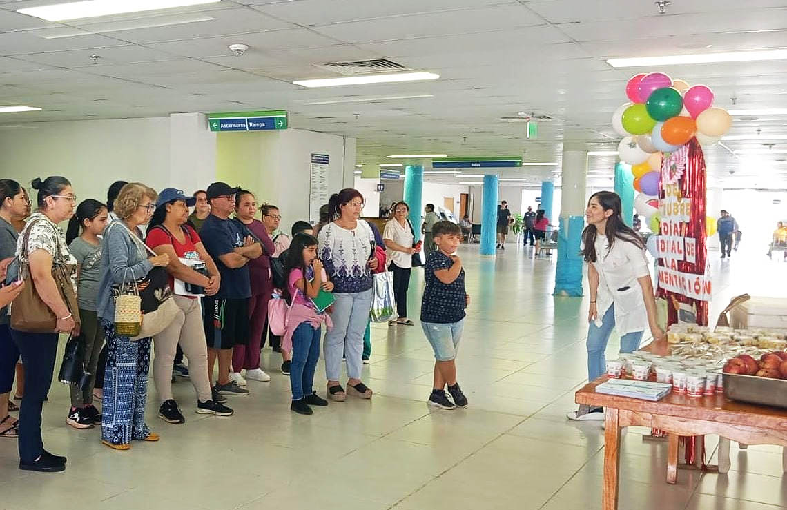 IPS promueve hábitos saludables con charla y entrega de snacks nutritivos en el Centro de Atención Ambulatoria