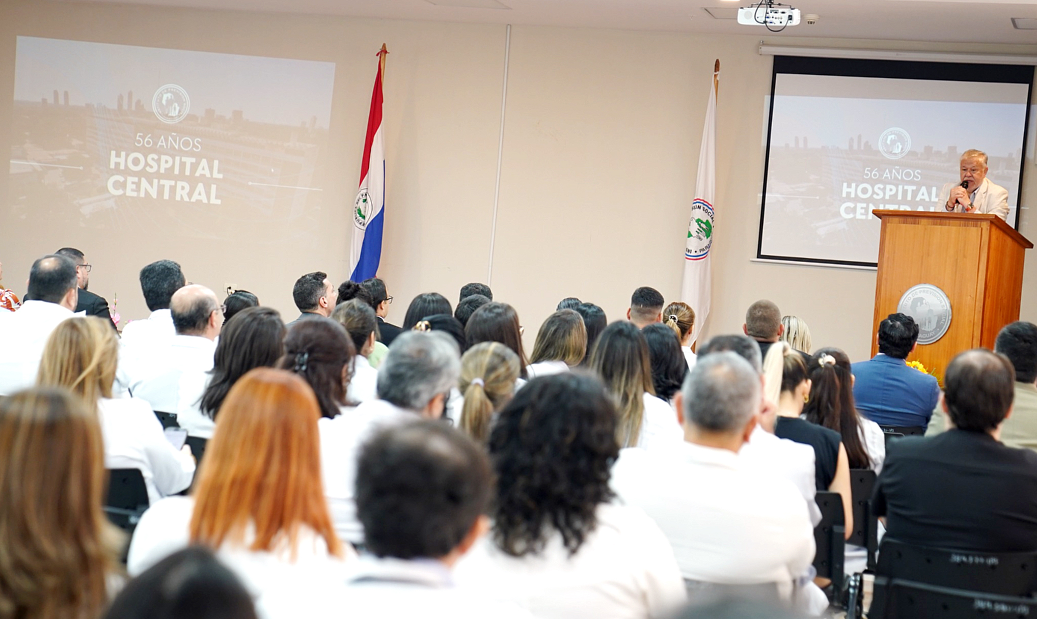Conmemoran los 56 aÃ±os de vida institucional del Hospital Central, sÃ­mbolo de responsabilidad y compromiso con el Paraguay
