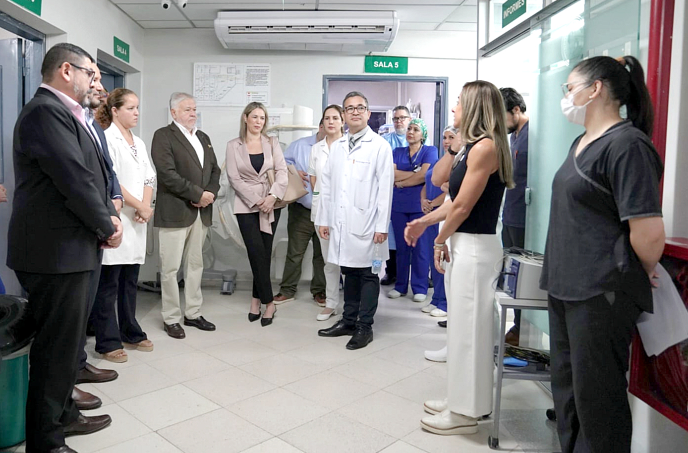 Servicio de Gastroenterología y Endoscopia Digestiva reciben equipos y dispositivos de última generación en el Hospital Central