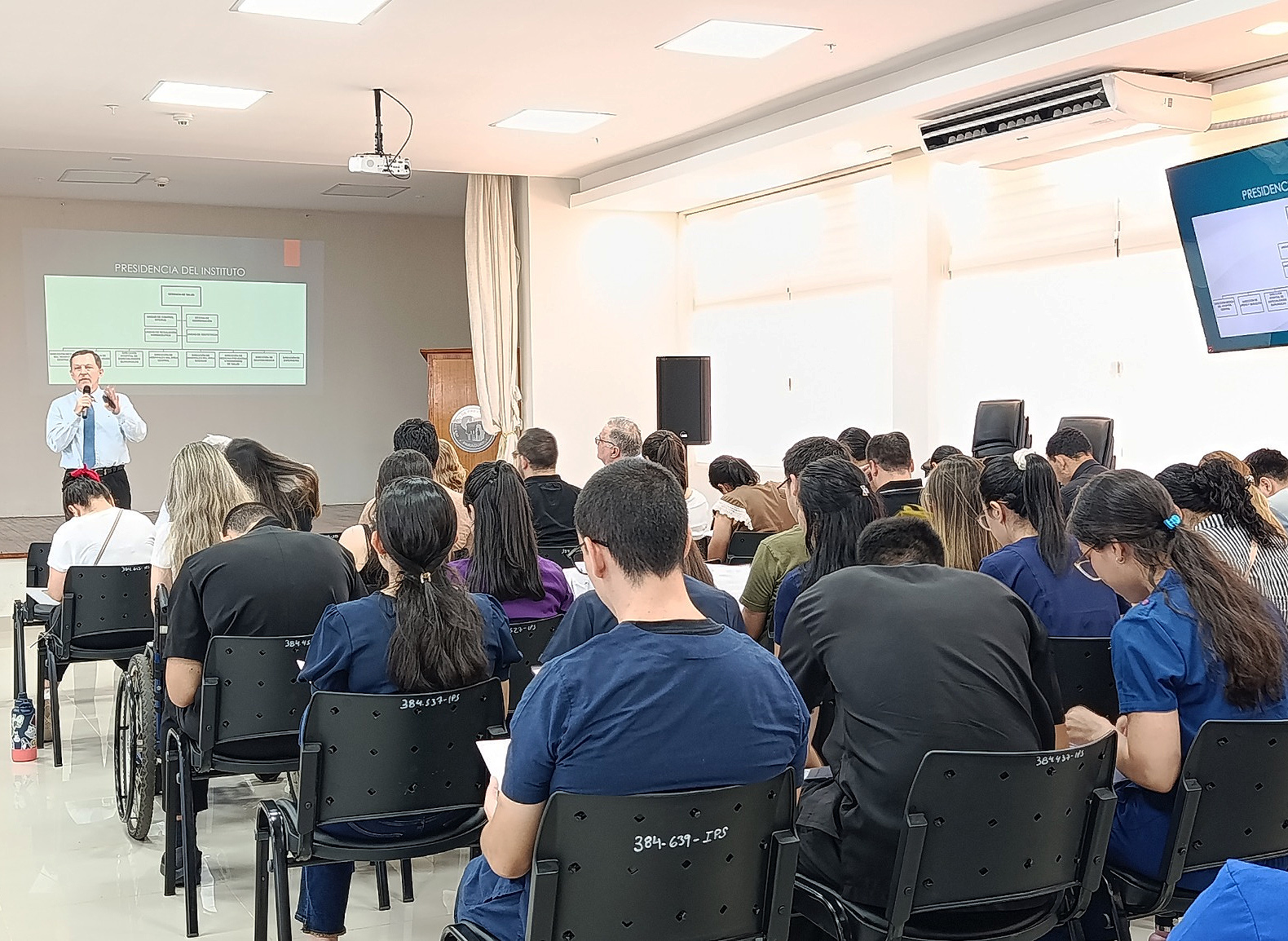 Más de 200 médicos residentes eligen al Instituto de Previsión Social para su formación académica