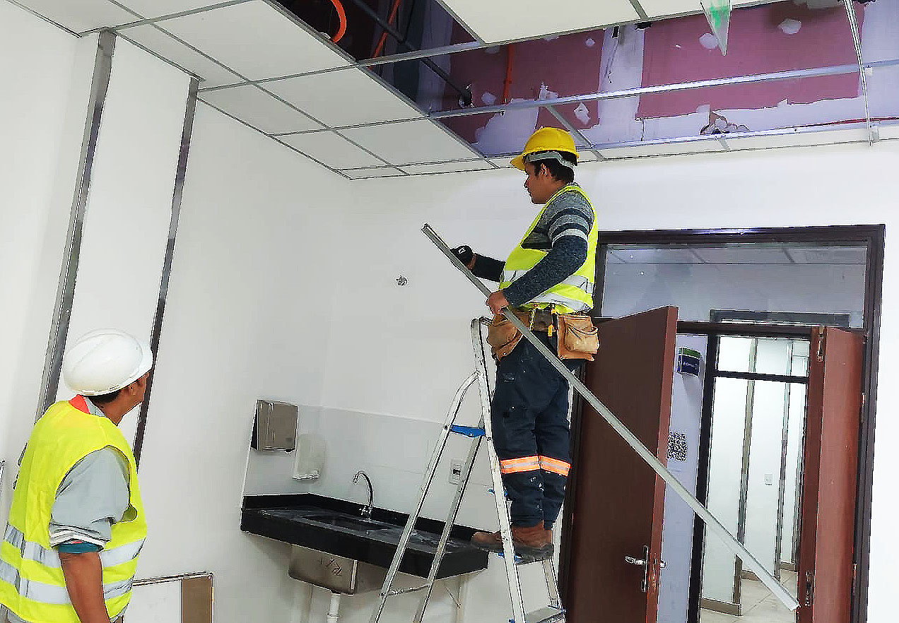 Mantenimiento integral mejora condiciones en el tercer piso del Hospital Ingavi