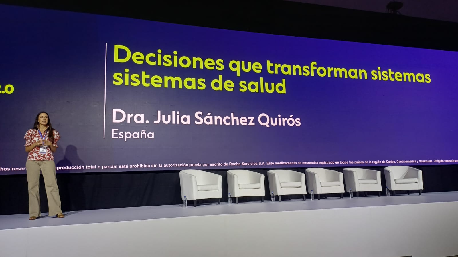 Especialista del IPS participa en congreso internacional sobre avances en salud visual