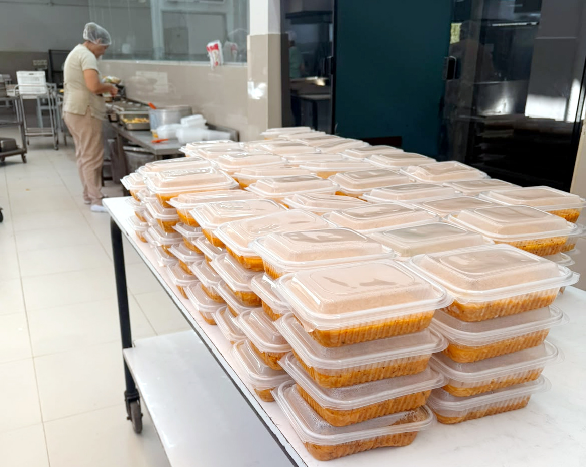 De la planificación al plato: hasta 900 comidas diarias son elaboradas en el Hospital Central
