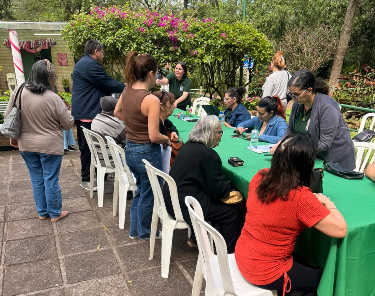 IPS refuerza el censo digital con una jornada de asistencia para jubilados y pensionados en el Parque de la Salud